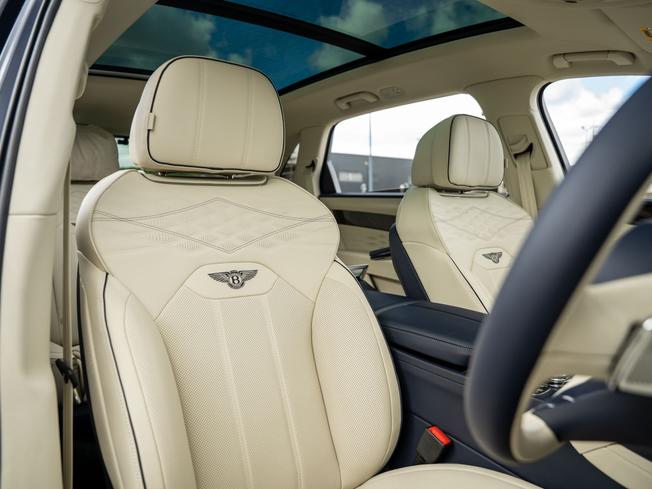 BENTLEY Bentayga Photo 19