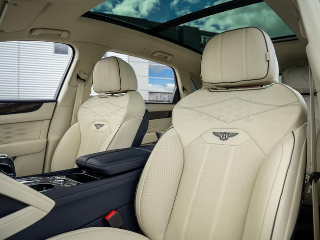 BENTLEY Bentayga Photo 24