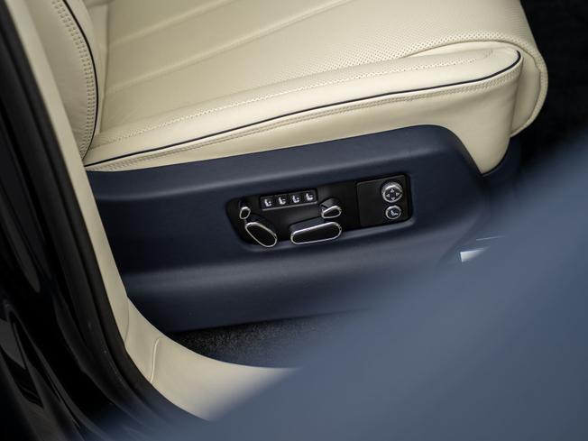 BENTLEY Bentayga Photo 28