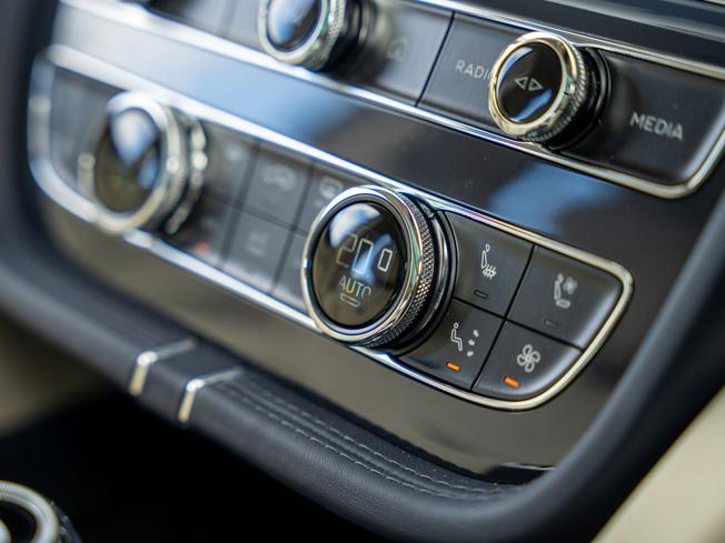 BENTLEY Bentayga Photo 29