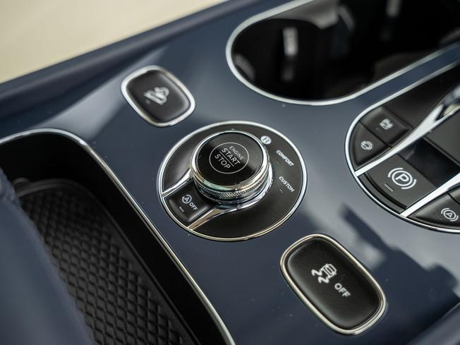 BENTLEY Bentayga Photo 30