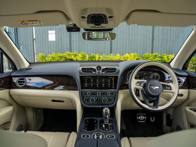BENTLEY Bentayga Photo 4