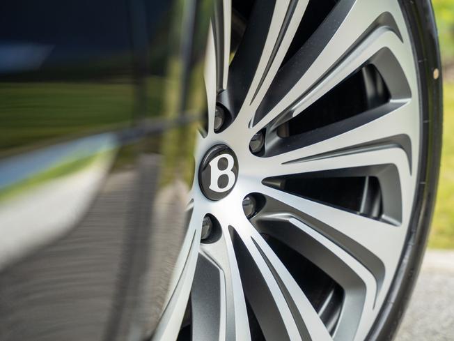 BENTLEY Bentayga Photo 41
