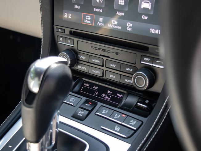 PORSCHE 718 Cayman Photo 13