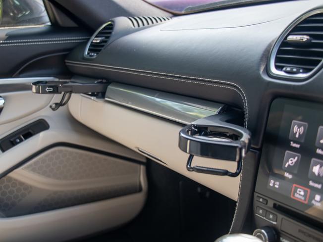 PORSCHE 718 Cayman Photo 21