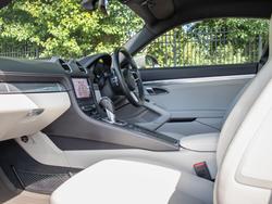 PORSCHE 718 Cayman Photo 3