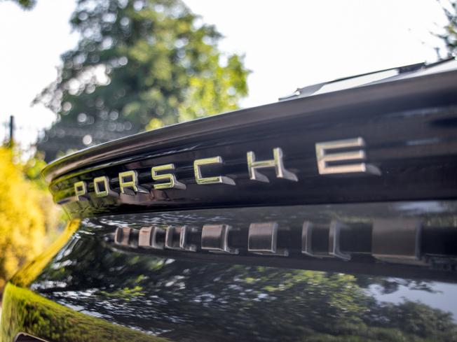 PORSCHE 718 Cayman Photo 30