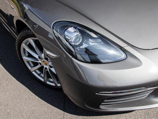PORSCHE 718 Cayman Photo 33