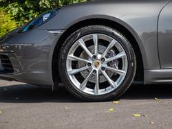 PORSCHE 718 Cayman Photo 4