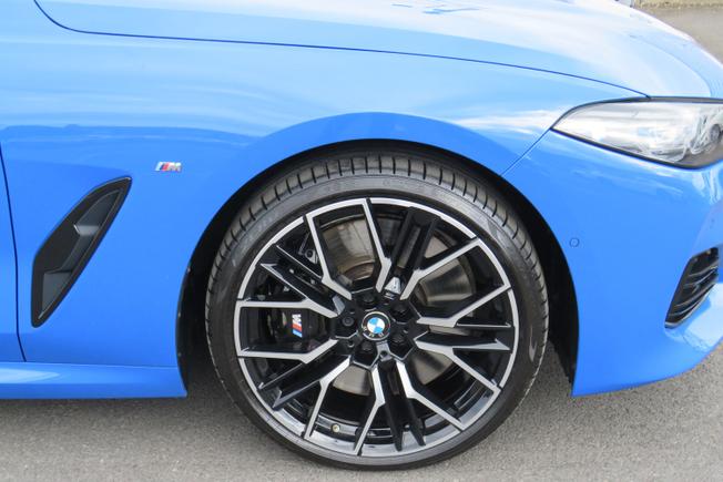 BMW 8 Series Photo 13