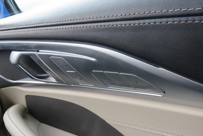 BMW 8 Series Photo 14