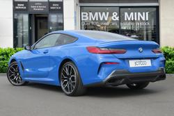BMW 8 Series Photo 2