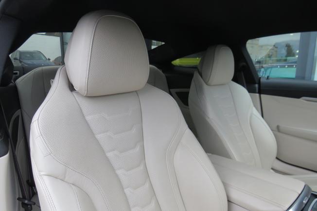 BMW 8 Series Photo 27
