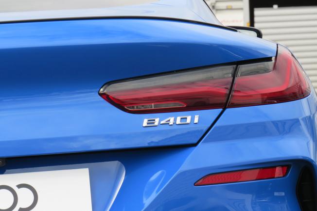 BMW 8 Series Photo 36