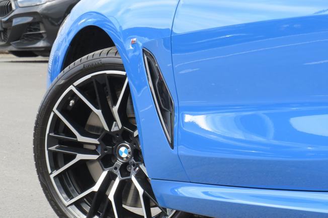 BMW 8 Series Photo 38