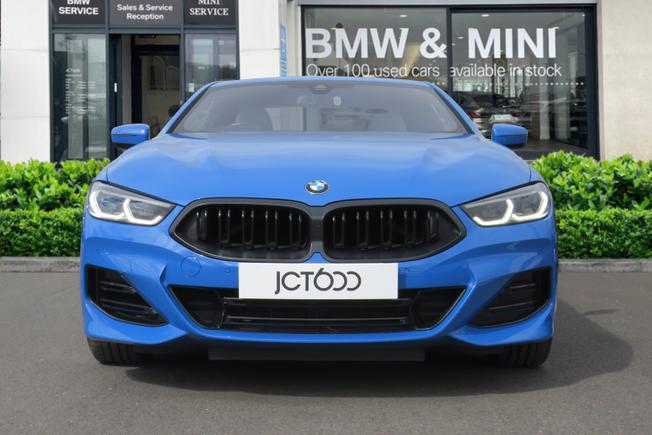 BMW 8 Series Photo 4