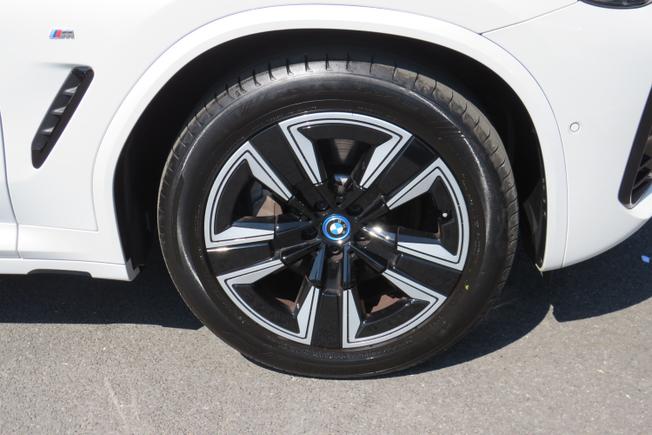 BMW Ix3 Photo 12