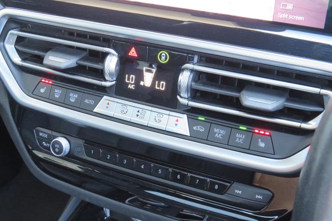 BMW Ix3 Photo 30
