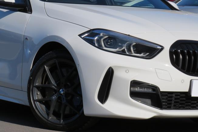 BMW 1 Series Photo 6