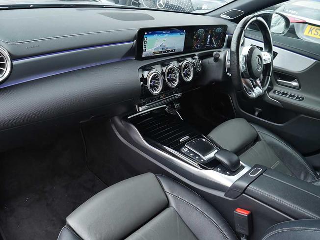 MERCEDES-BENZ CLA Class Photo 3