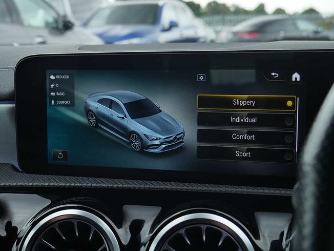 MERCEDES-BENZ CLA Class Photo 32