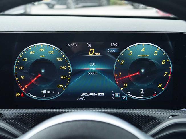 MERCEDES-BENZ CLA Class Photo 4