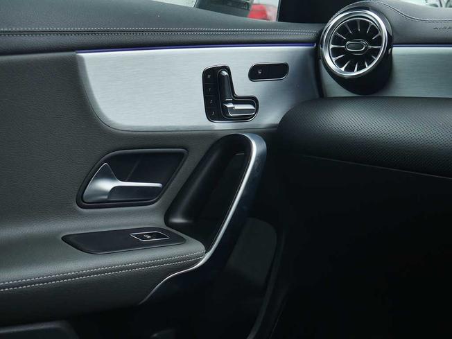 MERCEDES-BENZ CLA Class Photo 45