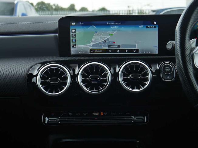 MERCEDES-BENZ CLA Class Photo 46