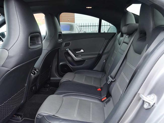MERCEDES-BENZ CLA Class Photo 8