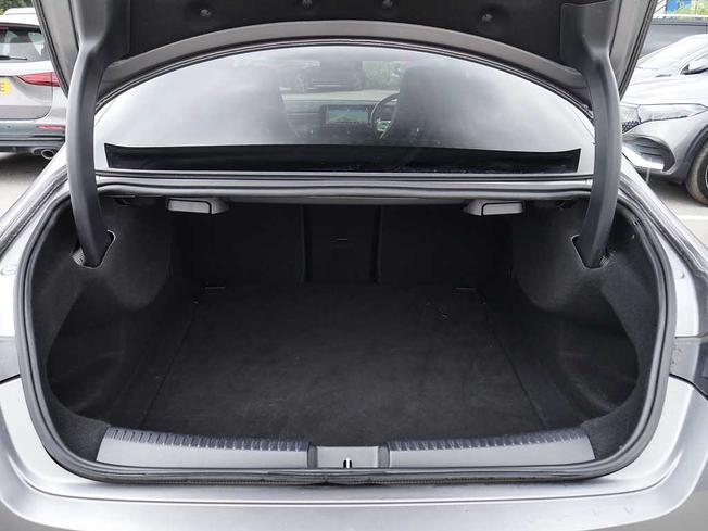 MERCEDES-BENZ CLA Class Photo 9