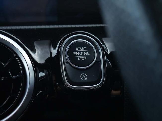 MERCEDES-BENZ CLA Class Photo 18
