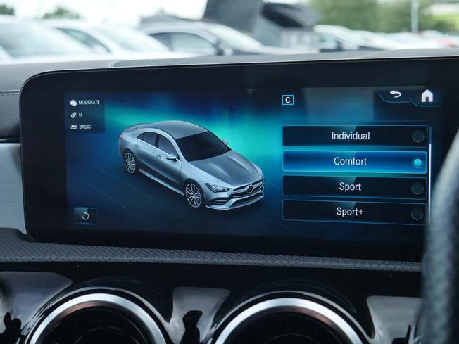 MERCEDES-BENZ CLA Class Photo 30