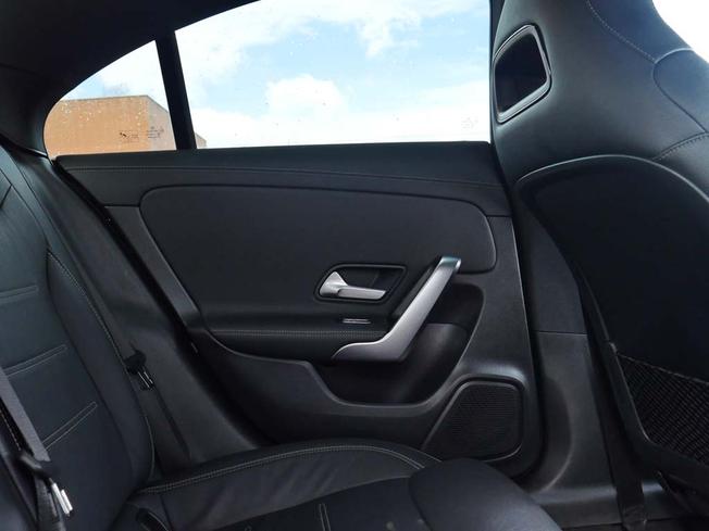 MERCEDES-BENZ CLA Class Photo 40