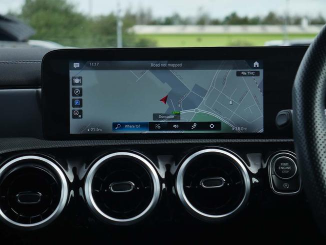 MERCEDES-BENZ CLA Class Photo 46
