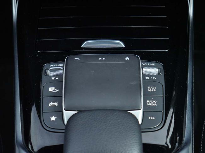 MERCEDES-BENZ CLA Class Photo 48