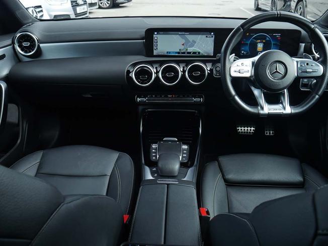 MERCEDES-BENZ CLA Class Photo 5