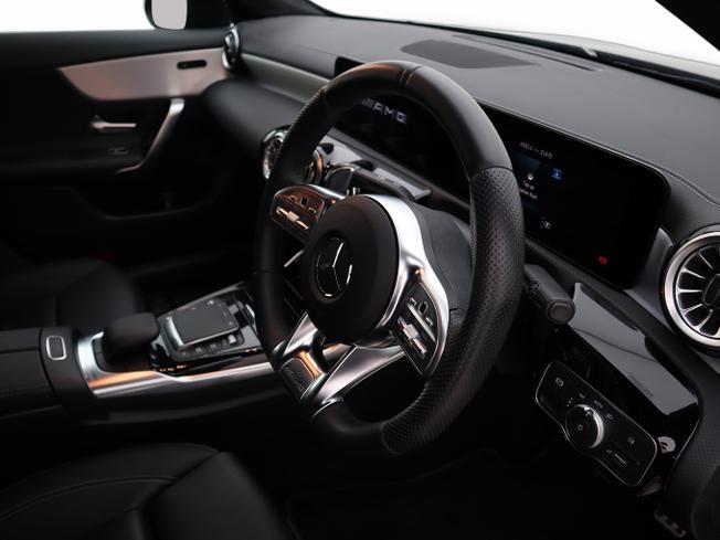 MERCEDES-BENZ CLA Class Photo 11