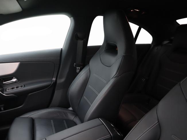 MERCEDES-BENZ CLA Class Photo 15