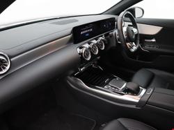 MERCEDES-BENZ CLA Class Photo 3