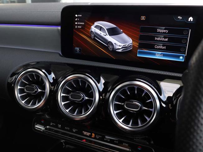 MERCEDES-BENZ A Class Photo 50