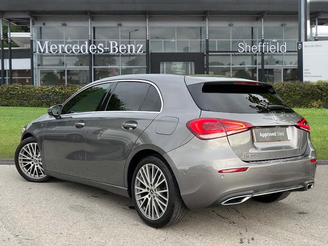 MERCEDES-BENZ A Class Photo 2