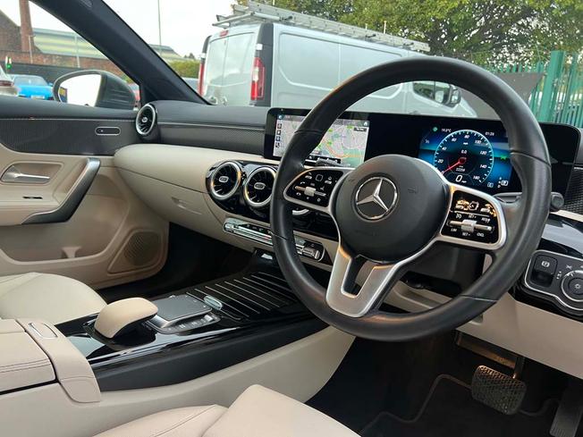 MERCEDES-BENZ A Class Photo 21