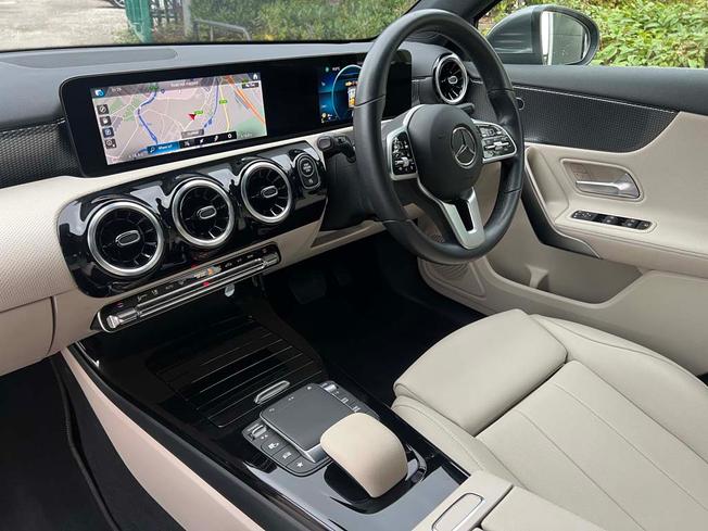 MERCEDES-BENZ A Class Photo 3