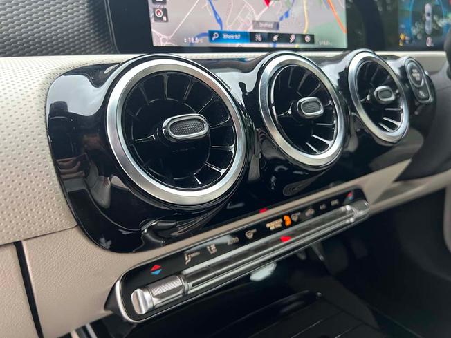 MERCEDES-BENZ A Class Photo 38
