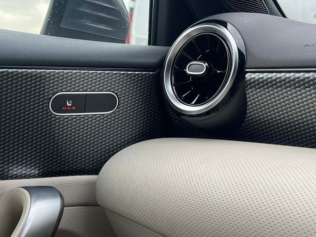 MERCEDES-BENZ A Class Photo 45