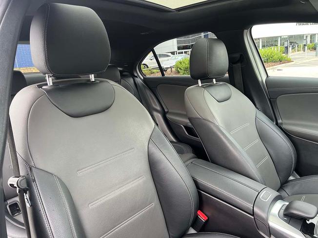 MERCEDES-BENZ A Class Photo 45