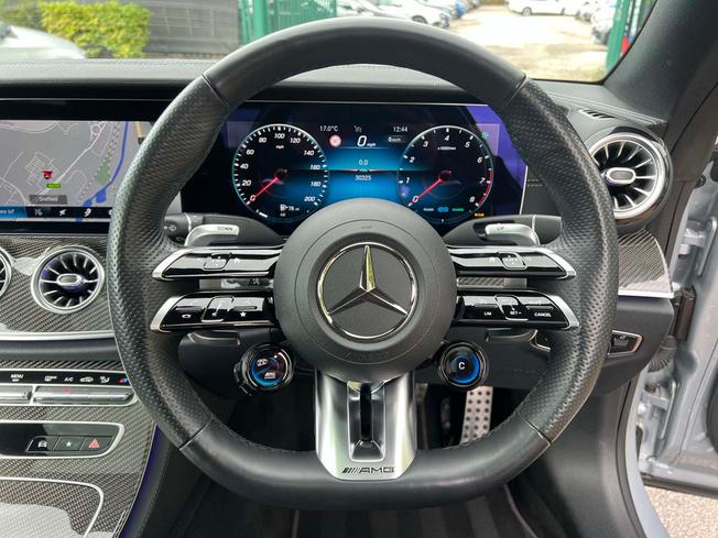 MERCEDES-BENZ E Class Photo 25