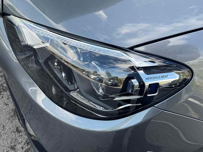 MERCEDES-BENZ E Class Photo 16
