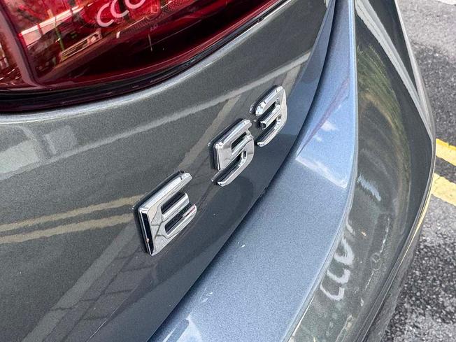 MERCEDES-BENZ E Class Photo 17