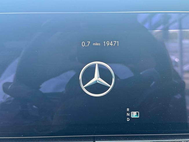 MERCEDES-BENZ E Class Photo 21